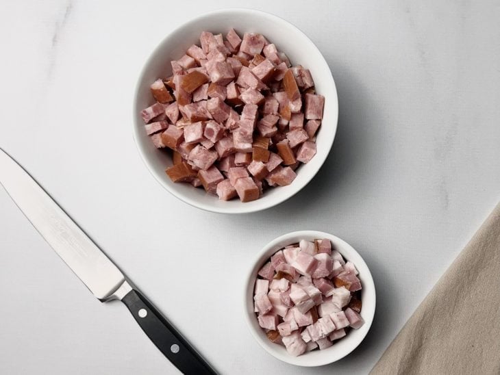 bacon e calabresa picados em cubinhos