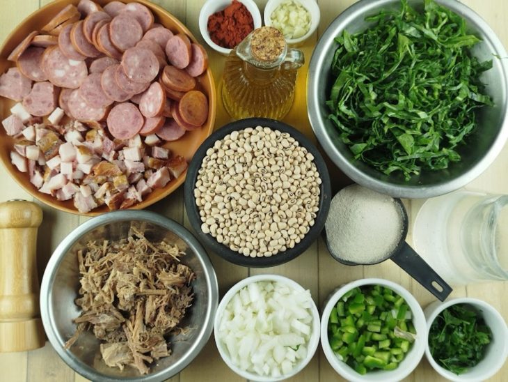 Ingredientes reunidos para o preparo da receita.