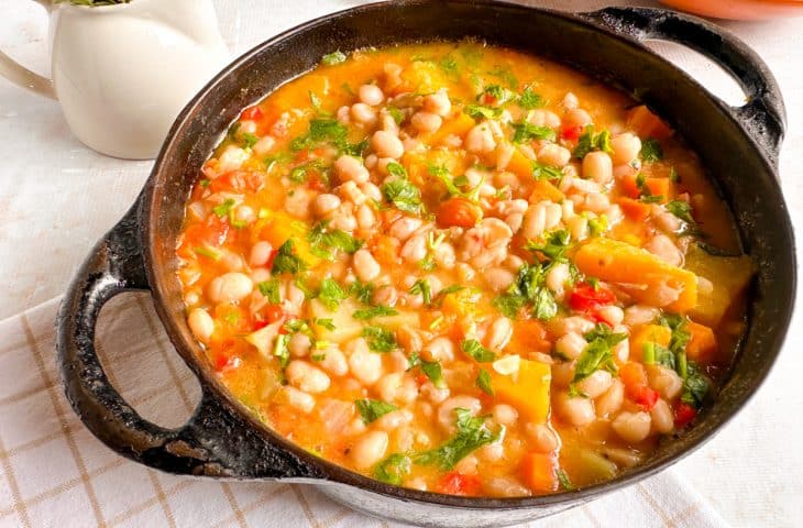 Feijão mulatinho com legumes