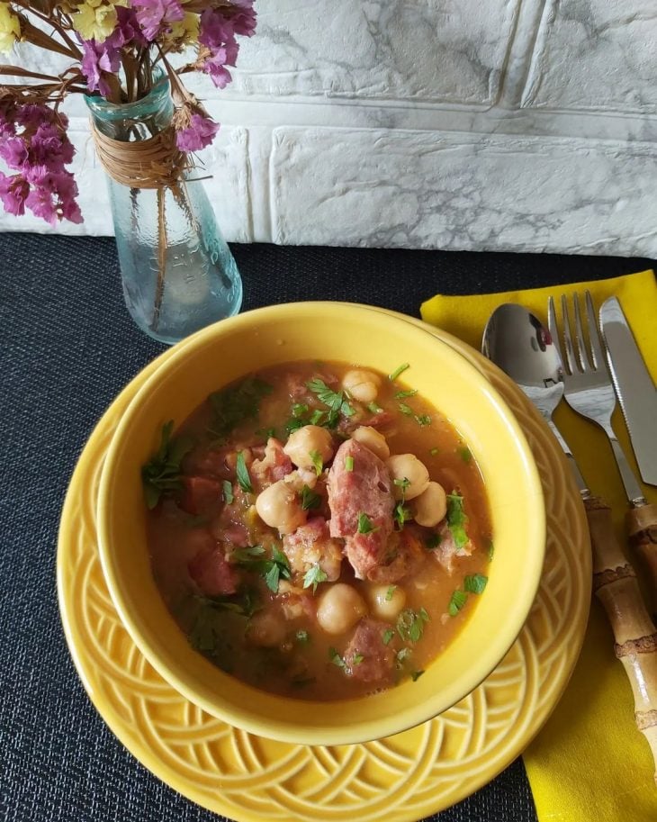 Feijoada de grão-de-bico