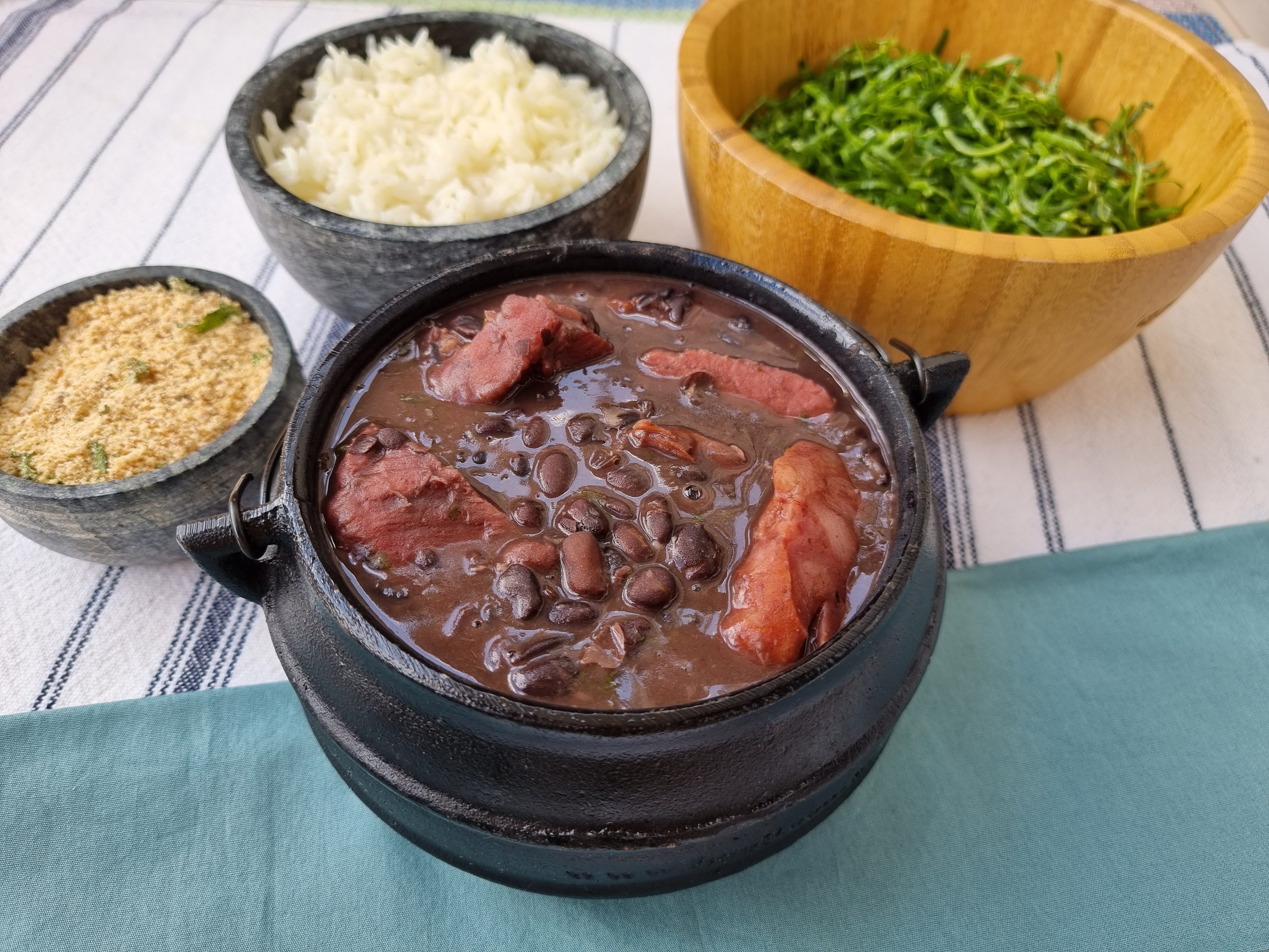 Feijoada completa e clássica