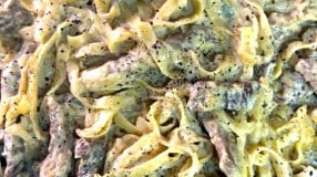 Fettuccine ao molho de gorgonzola e mignon
