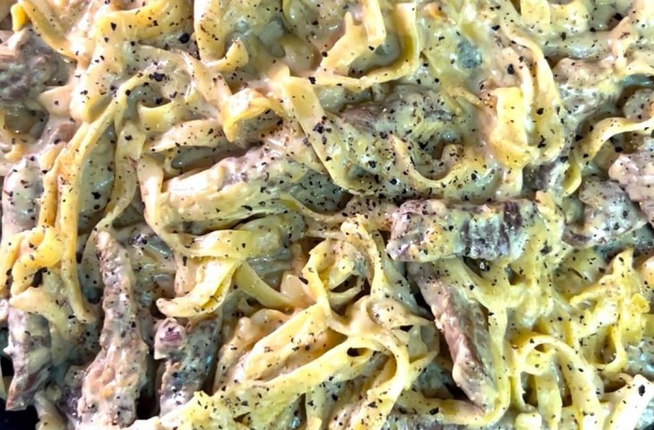 Fettuccine ao molho de gorgonzola e mignon