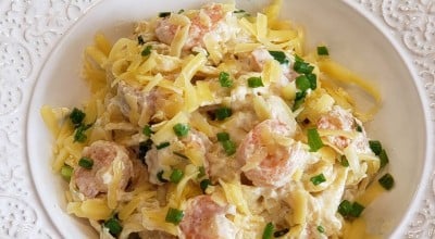 Fettuccine com camarão ao molho branco