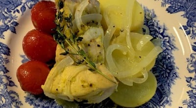 Filé de cação assado com batatas