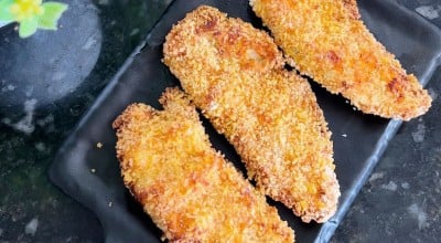 Filé de frango à parmegiana com cheddar