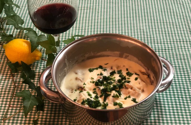 Filé de frango ao molho de limão com queijo