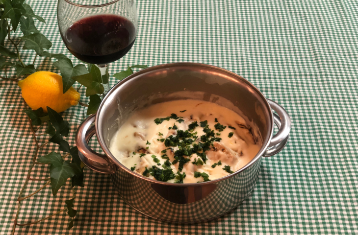 Filé de frango ao molho de limão com queijo