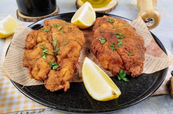 Filé de frango empanado