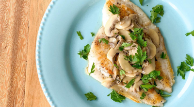Filé de linguado ao molho de cogumelos