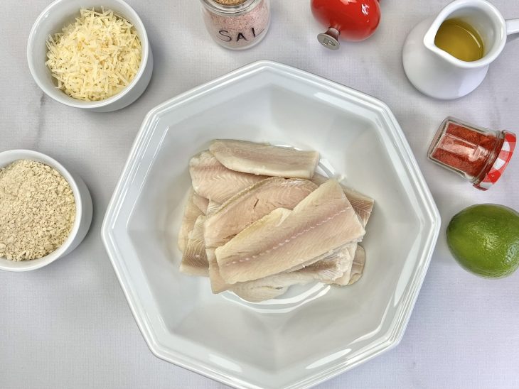 Uma bancada com os ingredientes separados.