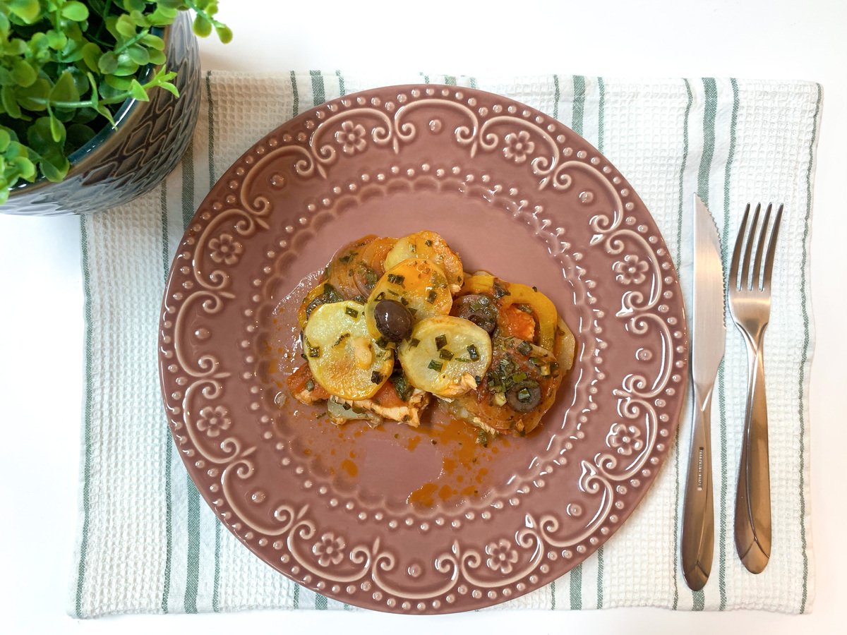 Filé de merluza assado com batatas