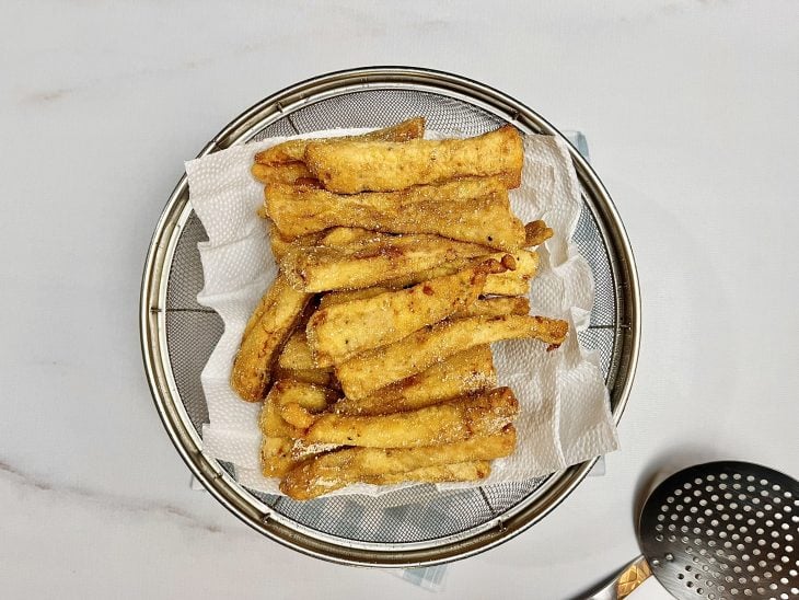 Filés de panga após fritura.