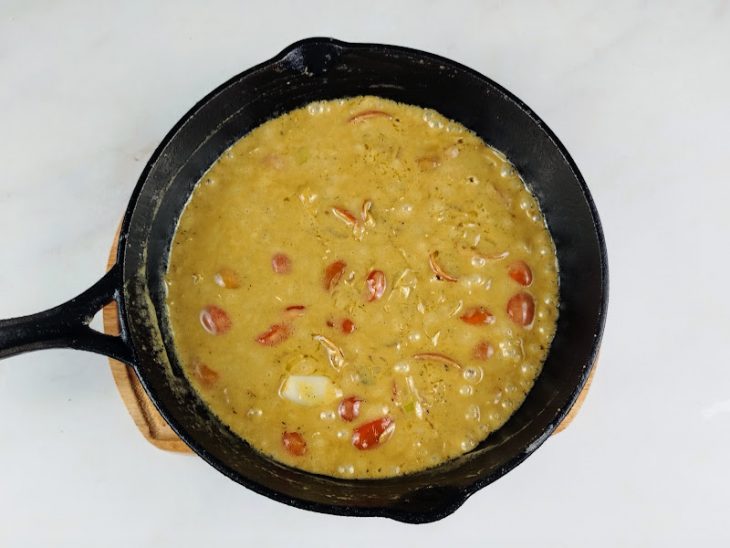molho com natas para ser servido com medalhão de filé mignon.