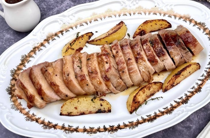 Filé mignon suíno com molho de laranja e mel