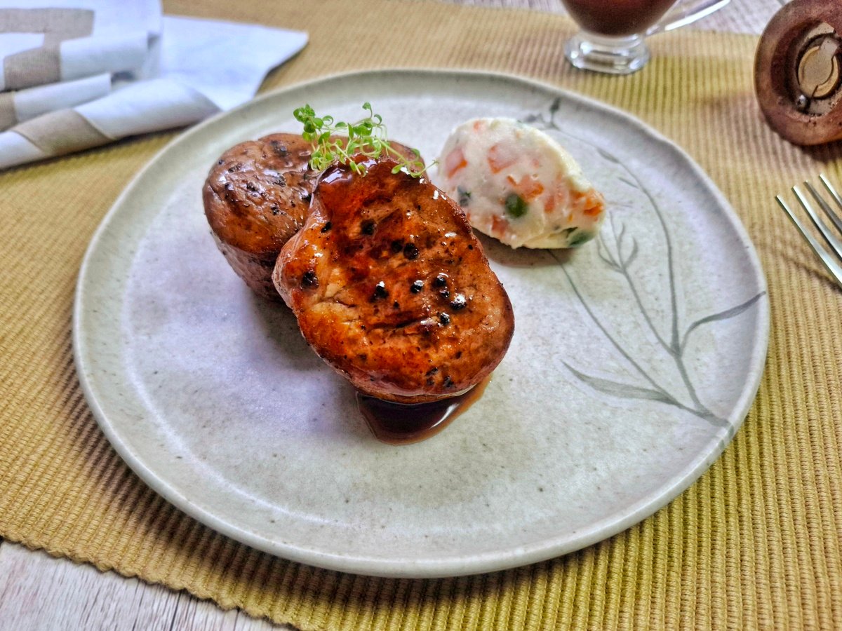 Filé mignon suíno com molho de vinho