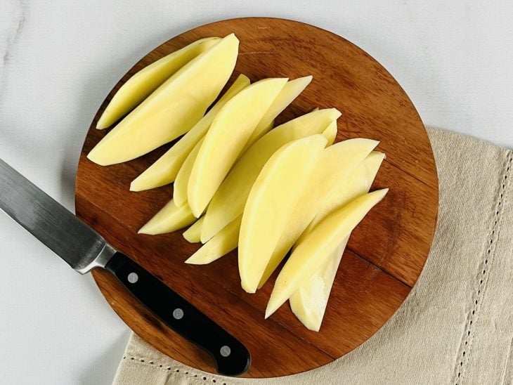 batatas cortadas em tiras médias