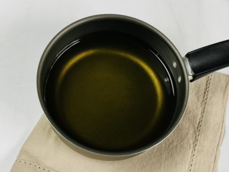 panela com óleo quente
