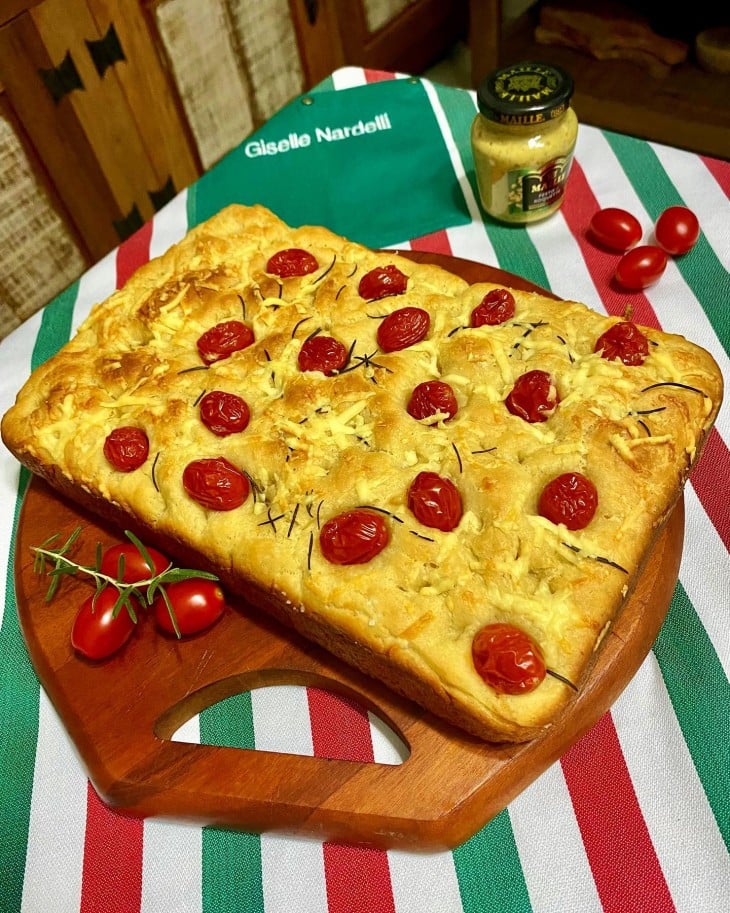 Focaccia com parmesão