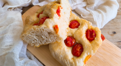 Focaccia com tomate-cereja
