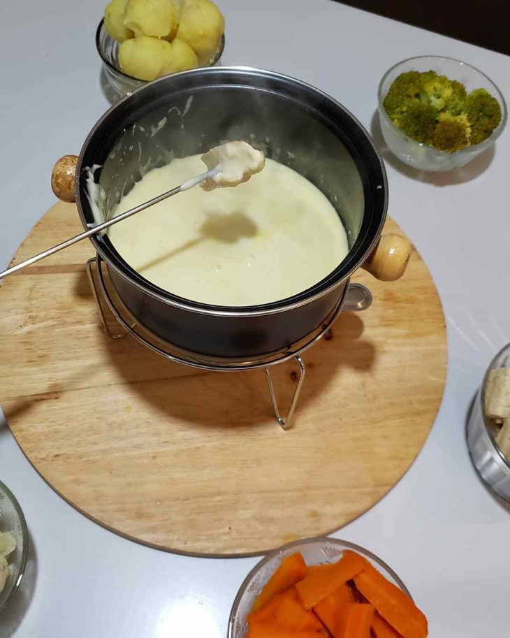 Fondue de queijo sem vinho