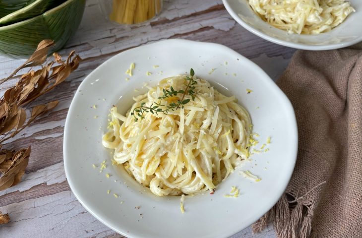Fonduta de queijos com massa