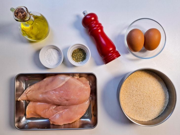 Uma bancada com os ingredientes.