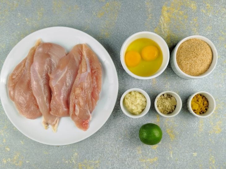 Uma bancada com os ingredientes.