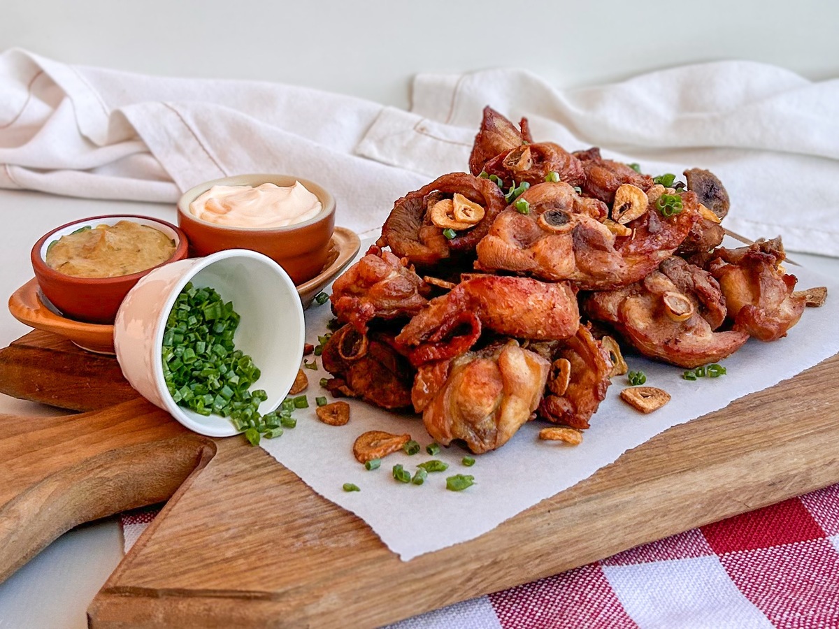 Frango a passarinho ao alho e óleo