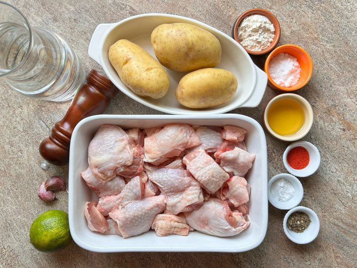 ingredientes para preparo de frango a passarinho com batata.