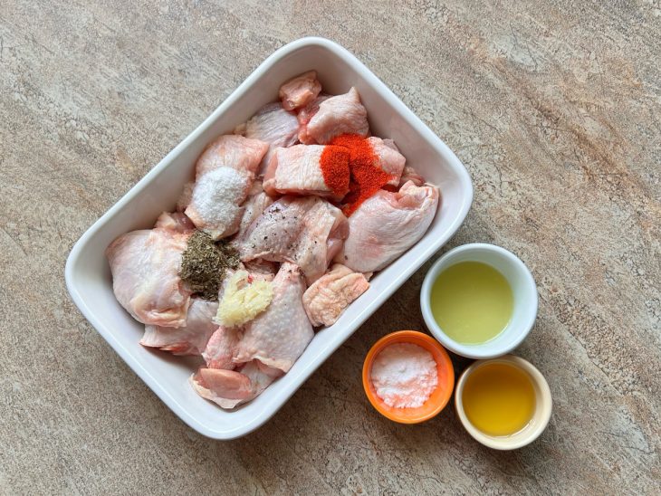 frango a passarinho temperado.