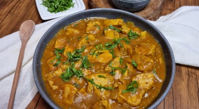 Frango ao curry com leite de coco