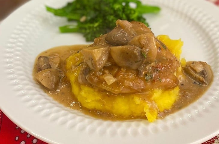Frango ao molho de cogumelos