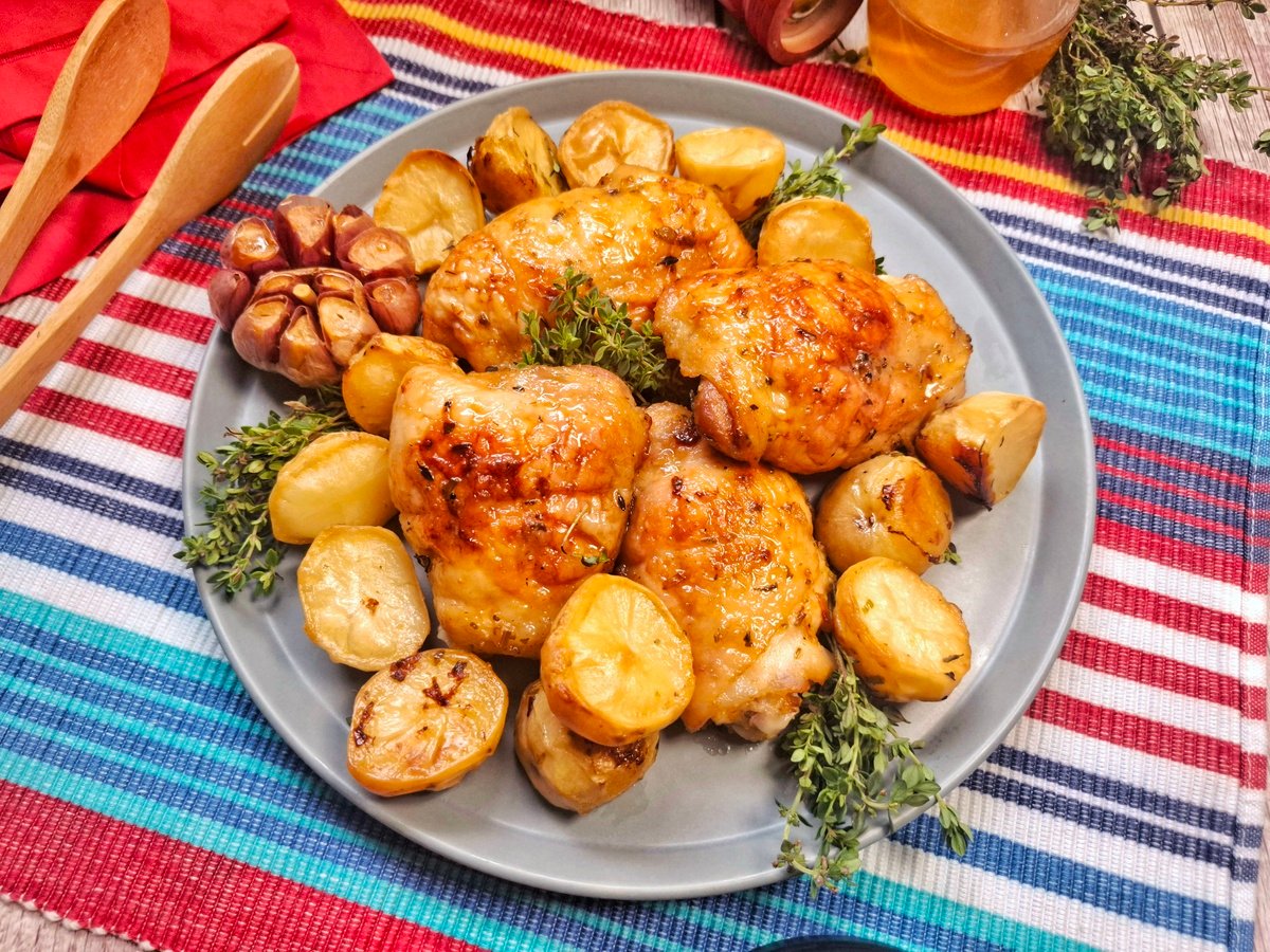 Frango assado com batatas