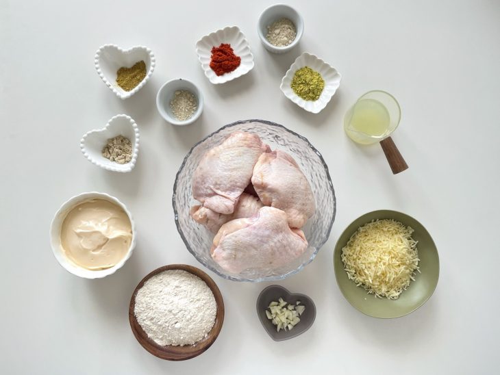 Ingredientes reunidos na bancada.