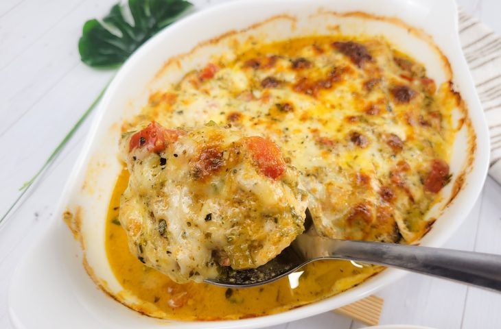 Frango assado com maionese e queijo