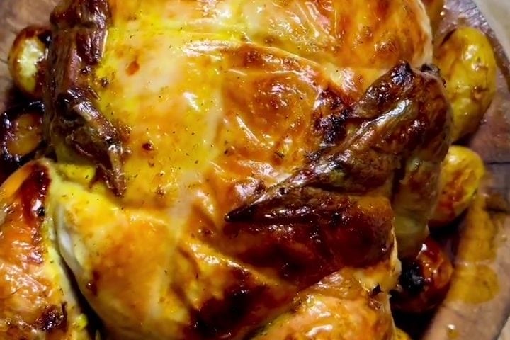 Frango assado com vinho branco