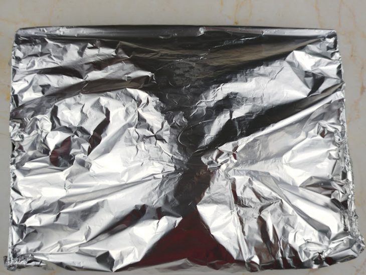 Forma coberta com o papel alumínio.