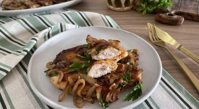 Frango com cebola caramelizada