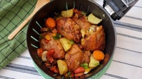 Frango com legumes na airfryer