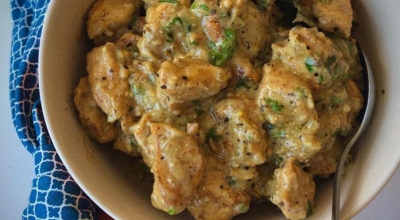 Frango com leite de coco e pasta de amendoim