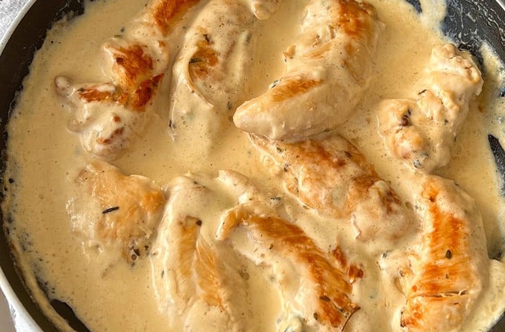 Frango com molho de gorgonzola