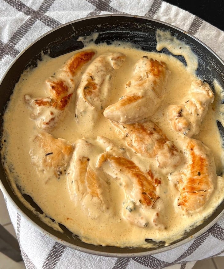 Frango com molho de gorgonzola