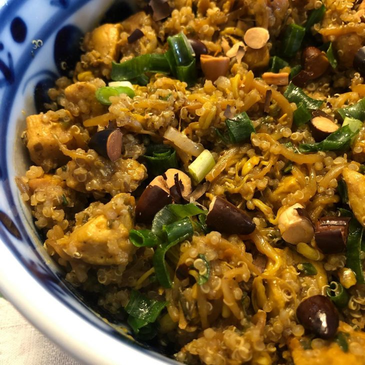 Frango com quinoa e moyashi