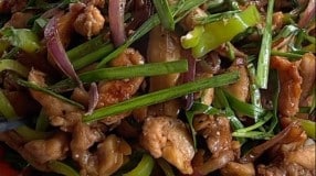 Frango com nirá e cambuci