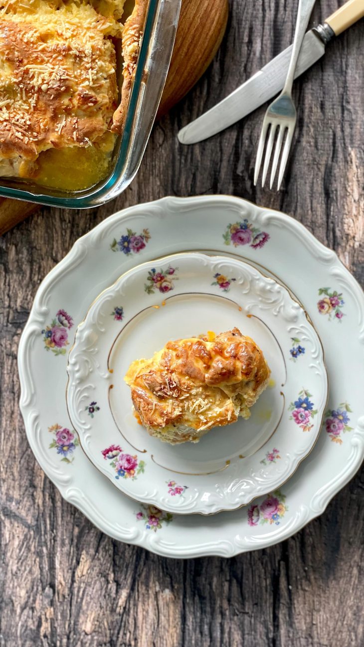 Frango recheado com cenoura e alho-poró