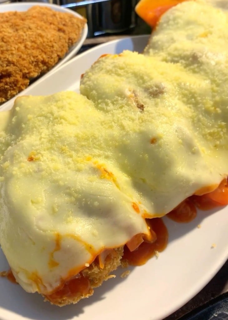 Frango recheado com presunto e queijo