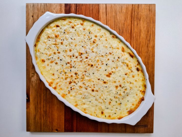 Fricassê saído do forno, gratinado.