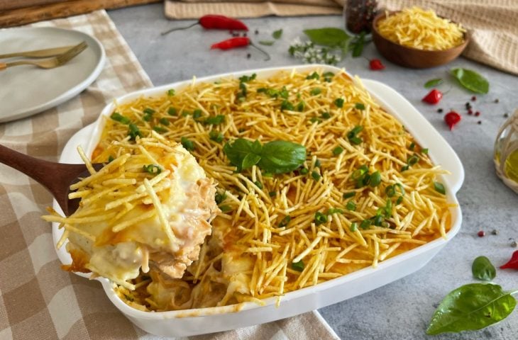 Fricassê de frango com creme de milho