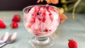 Frozen de iogurte com frutas vermelhas